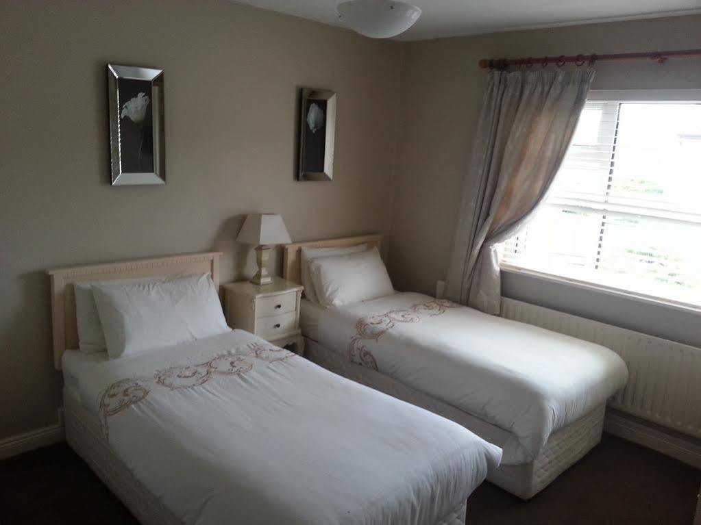 Sli Na Mara Bed & Breakfast Голуей Екстериор снимка