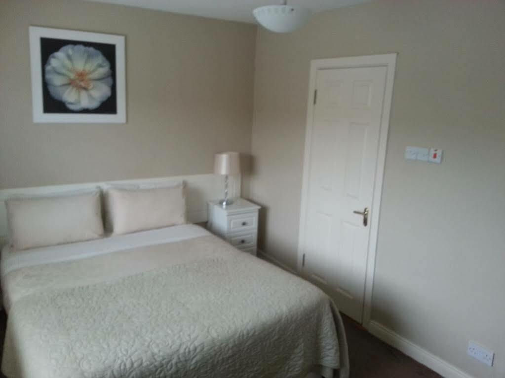 Sli Na Mara Bed & Breakfast Голуей Екстериор снимка