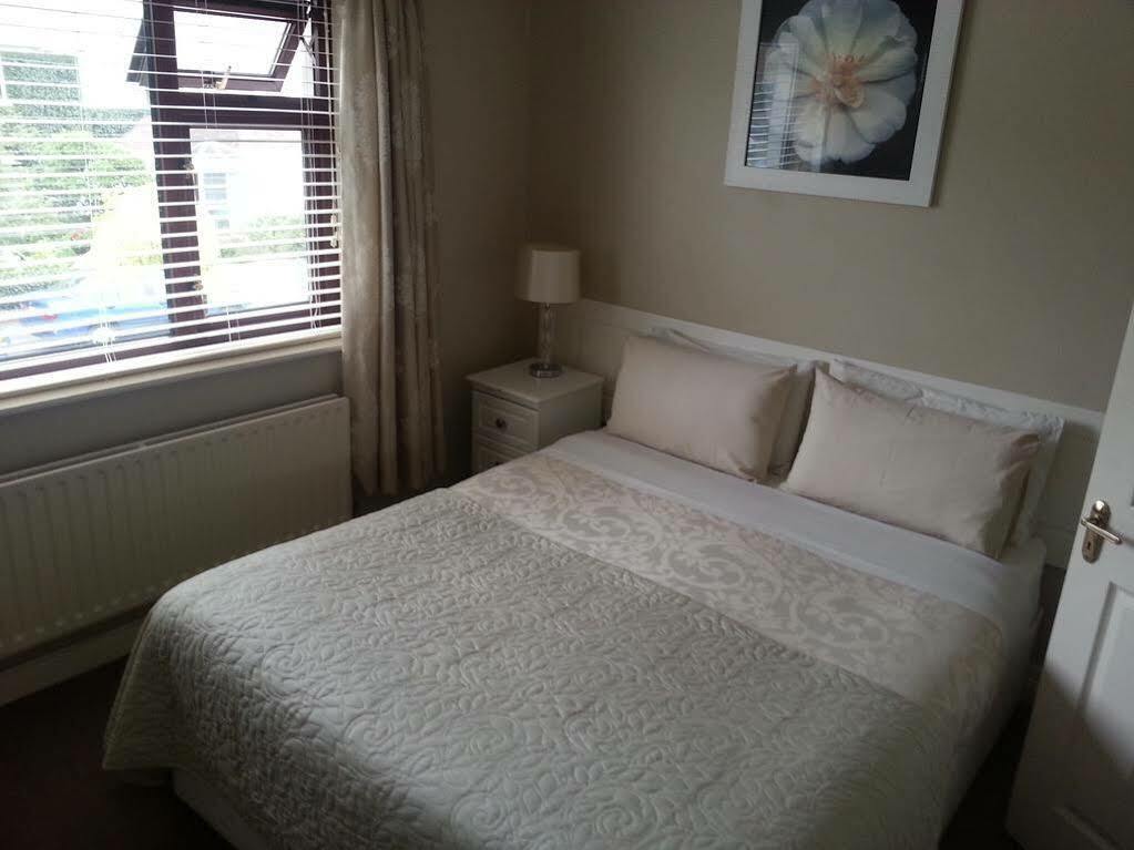 Sli Na Mara Bed & Breakfast Голуей Екстериор снимка